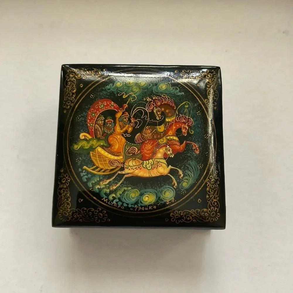 Vintage Russian lacquered troika box